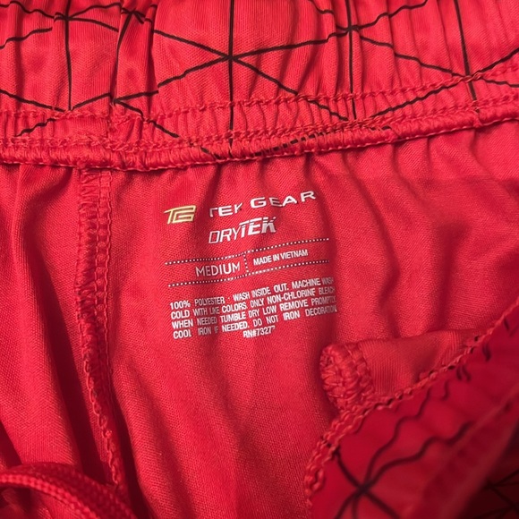 Lot of Three Men’s Tek Gear Dry Tek Shorts. - Picture 9 of 10